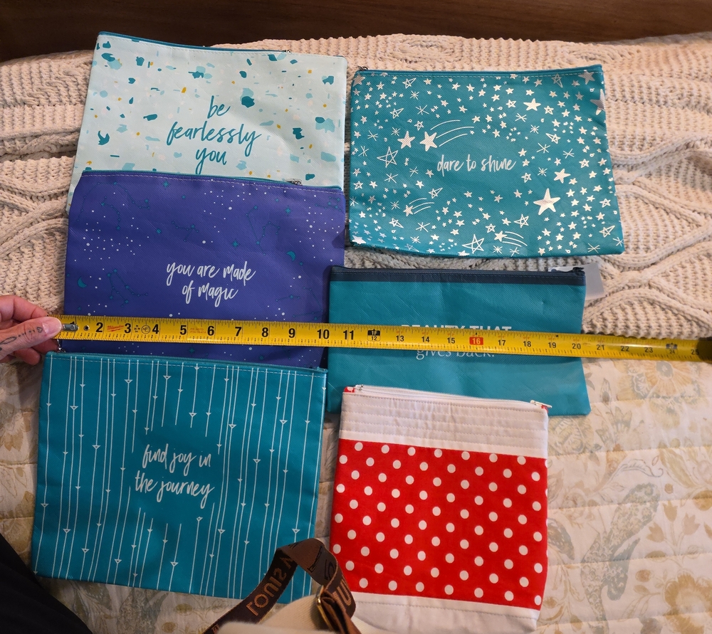 Assorted Star & Polka Dot Zipper Pouches – Blue, Teal, Purple, Red